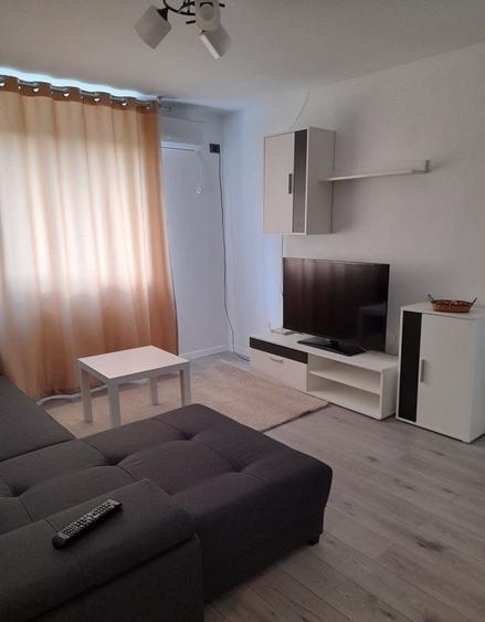 Apartament cu 2 camere semidecomandat, mobilat în Militari