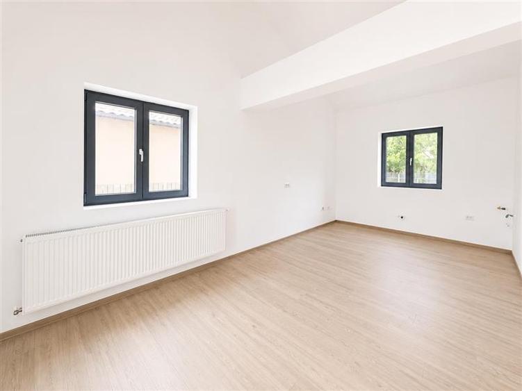 Casă cu 3 camere cu Teren 460 Mp în 9 Mai