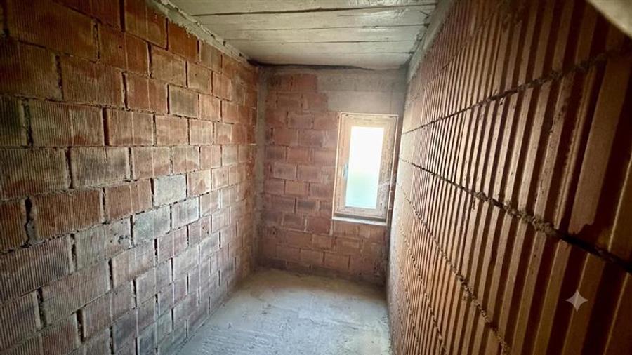 Casă individuală cu 4 camere cu Teren 750 Mp în Popricani