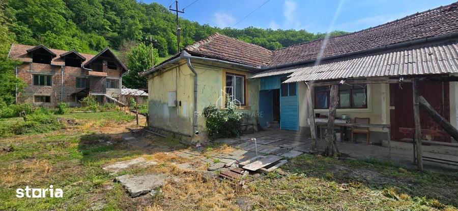 Casă cu 5 camere cu Teren 881 Mp în Central
