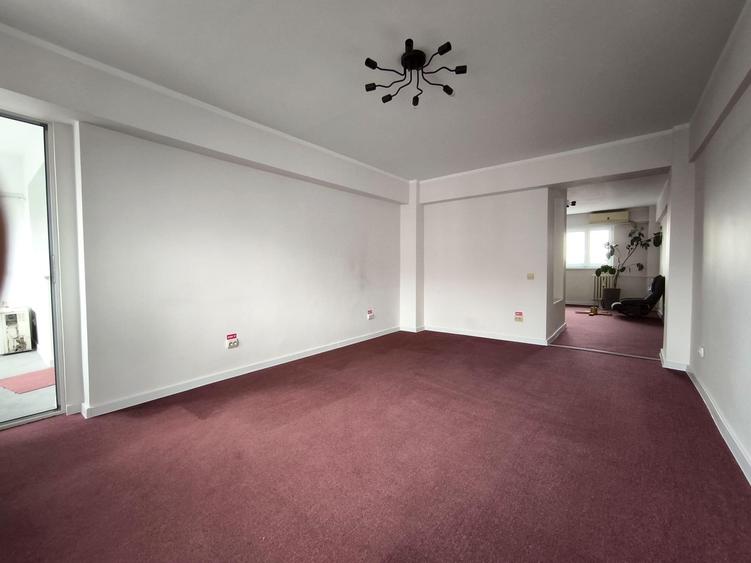 Apartament cu 4 camere în Obor