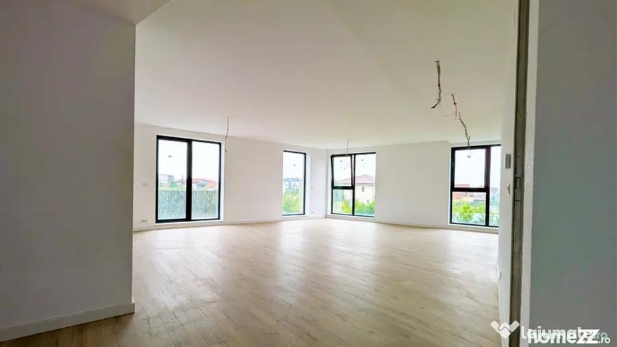 Apartament cu 4 camere decomandat în Vest