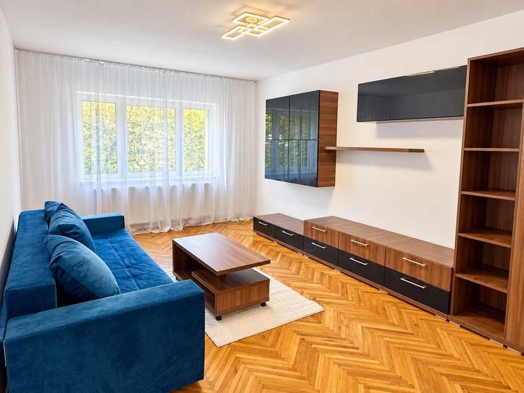 Apartament cu 2 camere decomandat în Central