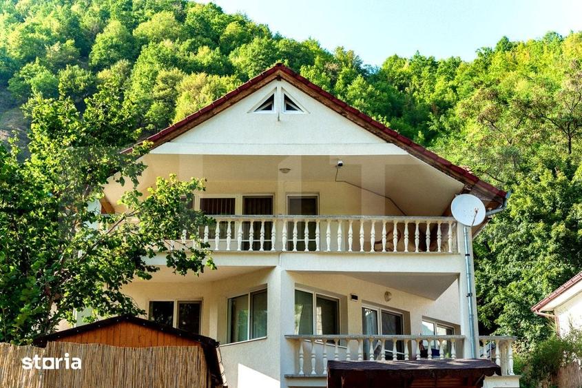 Casă cu 6 camere cu Teren 551 Mp în Stremț