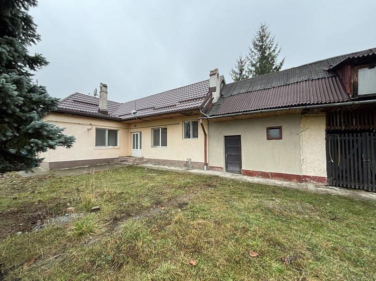 Casă cu 3 camere decomandat în Exterior Vest