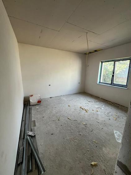 Casă cu 3 camere cu Teren 300 Mp în Agigea