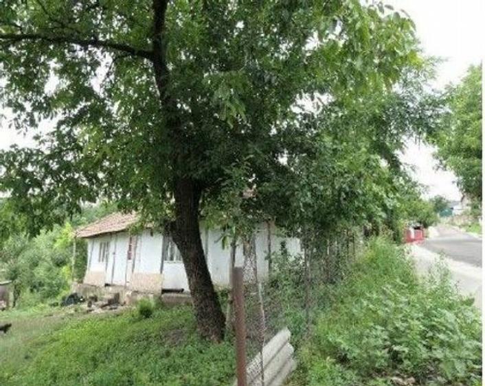 Casă cu 2 camere cu Teren 2361 Mp în Costinești