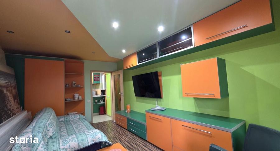 Apartament cu 4 camere decomandat în Complex Studențesc