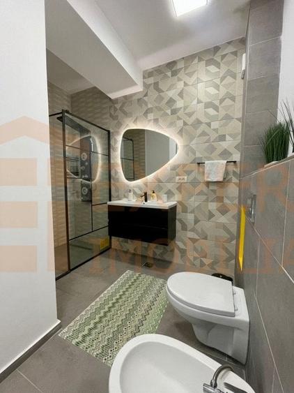 Apartament cu 3 camere semidecomandat, mobilat în Mamaia-Sat