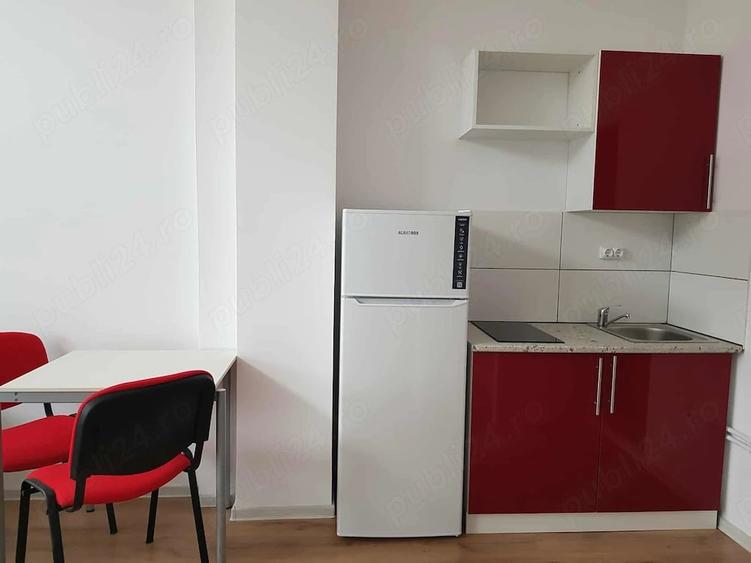 Garsonieră decomandată în Central