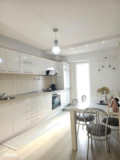 Apartament cu 3 camere decomandat în Central