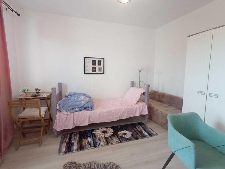 Apartament cu 2 camere semidecomandat în Podu Roș