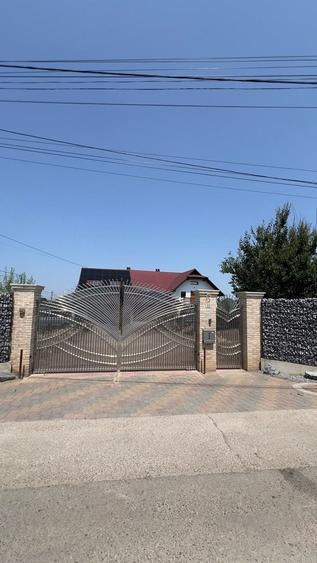 Casă individuală cu 5 camere cu Canalizare în Cătămărești-Deal
