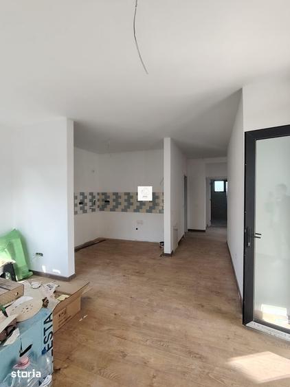 Casă cu 4 camere cu Teren 500 Mp în Periș