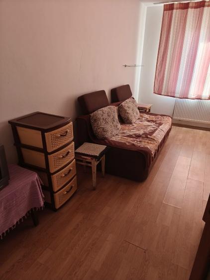 Garsonieră decomandată în Plopi