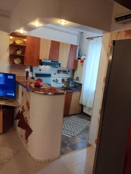 Apartament cu 2 camere semidecomandat în Mărăști