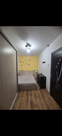 Apartament cu 2 camere semidecomandat în Satu Nou