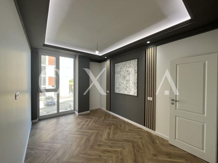 Apartament cu 3 camere semidecomandat în Torontalului