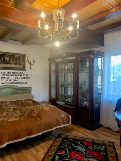 Casă individuală cu 7 camere cu Teren 2000 Mp în Exterior Vest