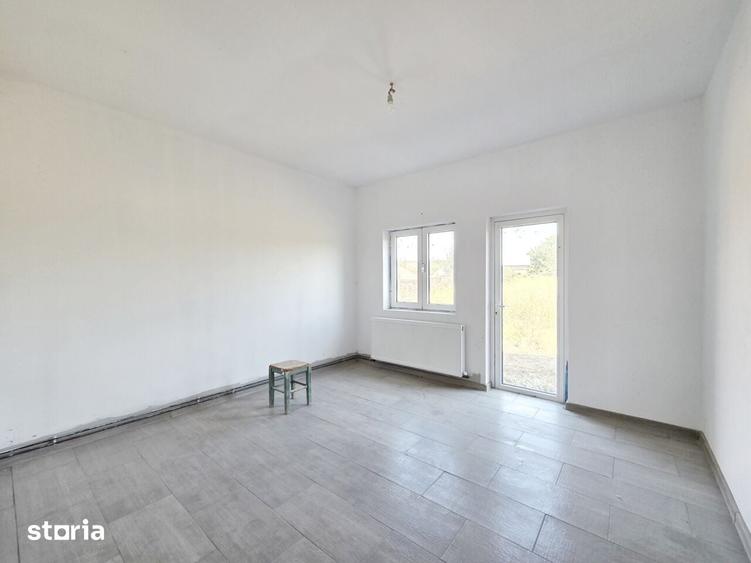 Casă cu 7 camere cu Teren 1431 Mp în Central