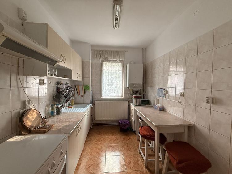 Apartament cu 2 camere semidecomandat, mobilat în Platoul Izvor