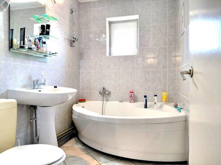 Apartament 3 Camere 2 bai etaj 4 Baia Mare Central - 8