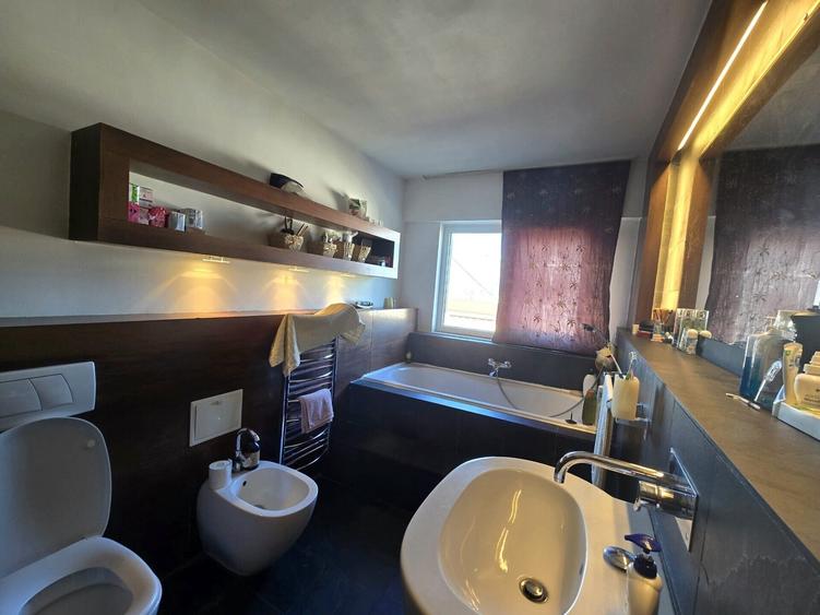 Apartament cu 3 camere decomandat, mobilat în Ștefan cel Mare