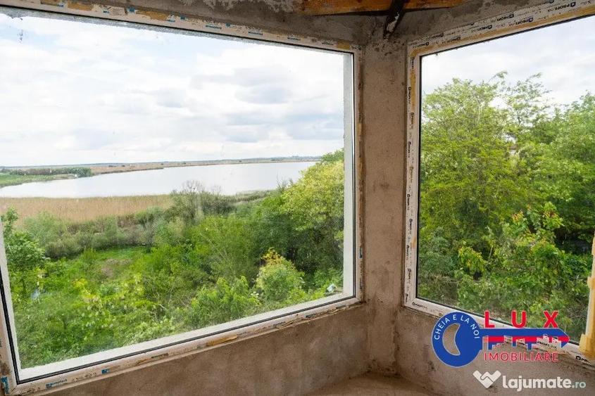 Casă cu 4 camere cu Teren 326 Mp în Somova