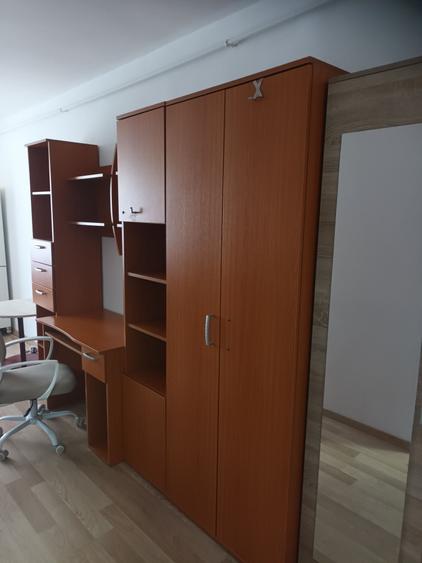 Garsonieră decomandată în 7 Noiembrie