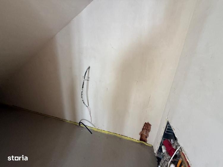 Casă cu 4 camere cu Teren 250 Mp în Central