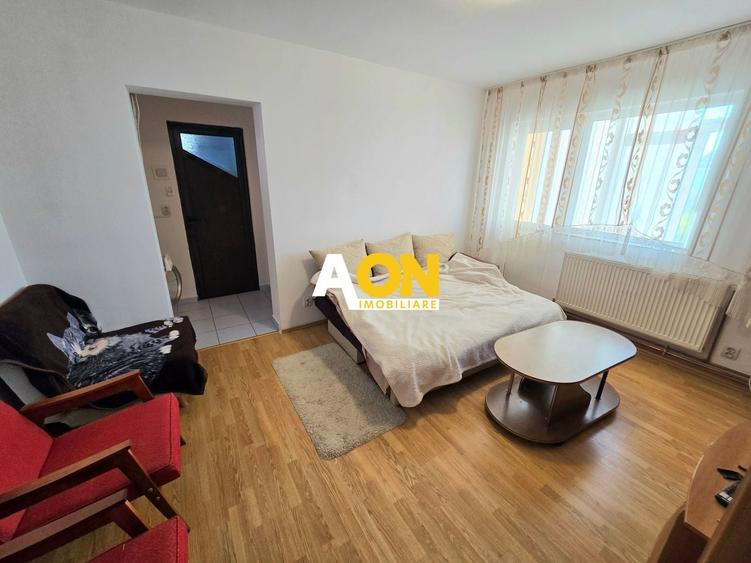Apartament cu 2 camere semidecomandat, mobilat în Cetate