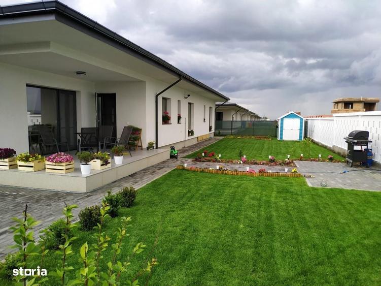 Casă cu 4 camere în Cristian