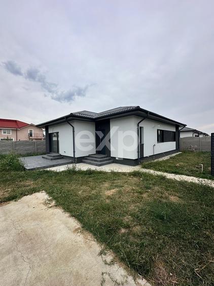 Casă individuală cu 4 camere cu Canalizare în Clinceni