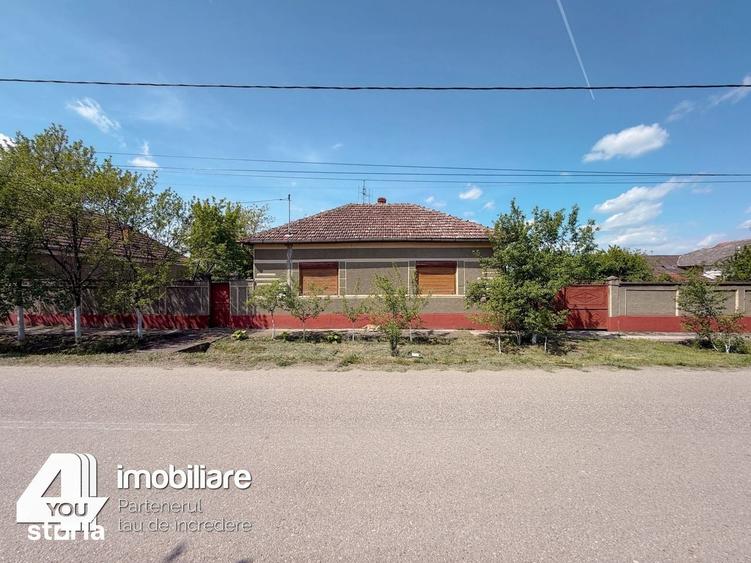 Casă cu 3 camere cu Teren 2114 Mp în Central