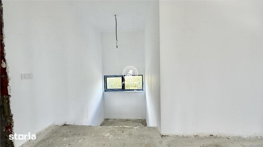 Casă cu 4 camere cu Teren 450 Mp în Central