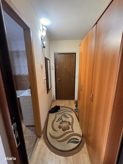 Garsonieră decomandată în Rovine