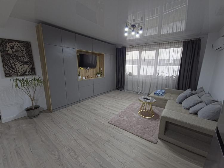 Apartament cu 2 camere semidecomandat, mobilat în Exterior Nord