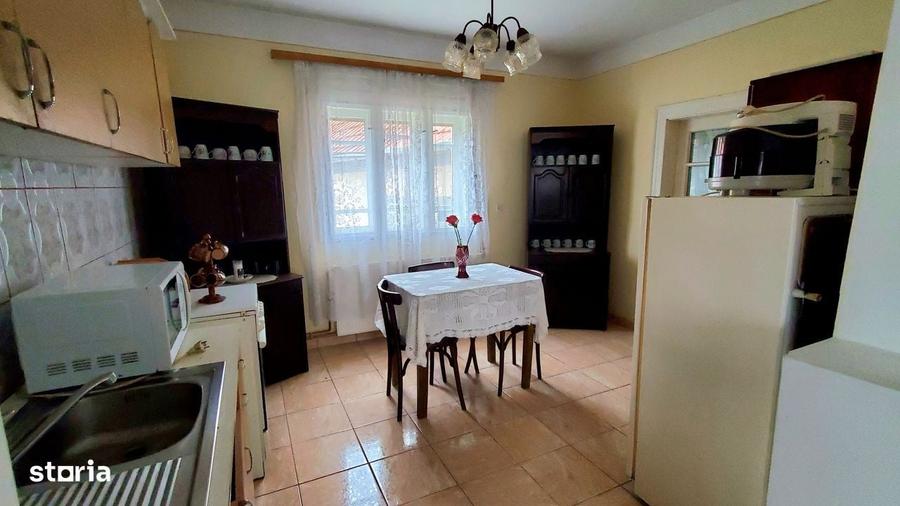Casă cu 4 camere în Crâncești