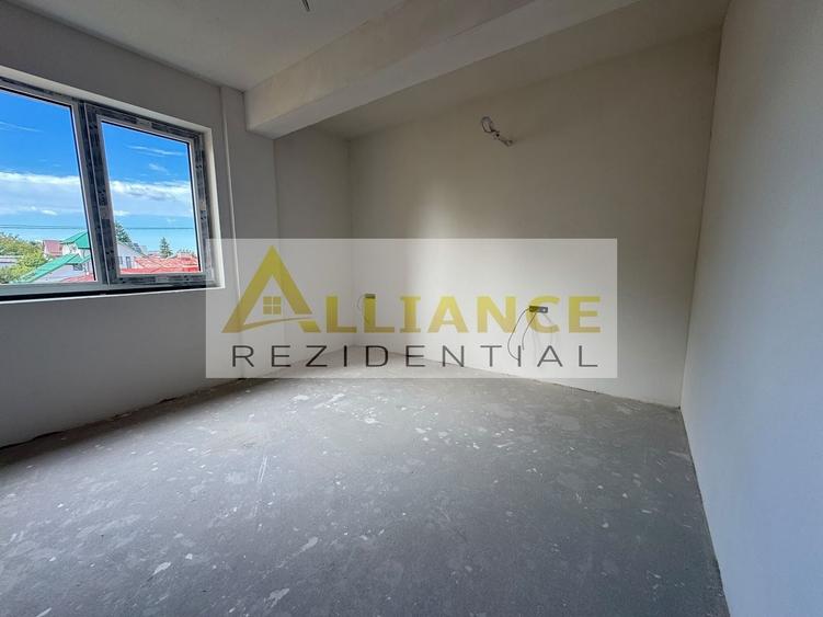 Casă individuală cu 5 camere cu Canalizare în Sud