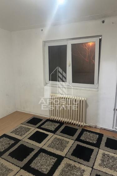 Apartamentul cu 2 camere, balcon, parter inalt, zona Sagului - 2