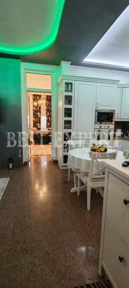 Apartament cu 4 camere decomandat, mobilat în Cișmigiu
