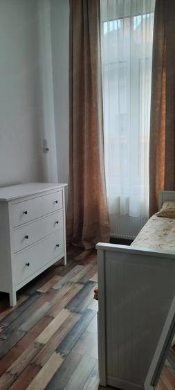 Apartament cu 3 camere decomandat în 15 Noiembrie
