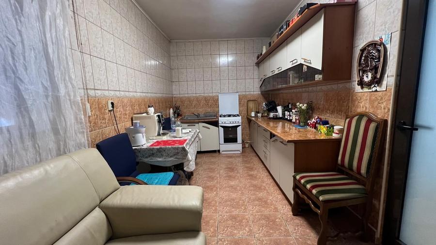 Casă individuală cu 6 camere cu Canalizare în Exterior Vest