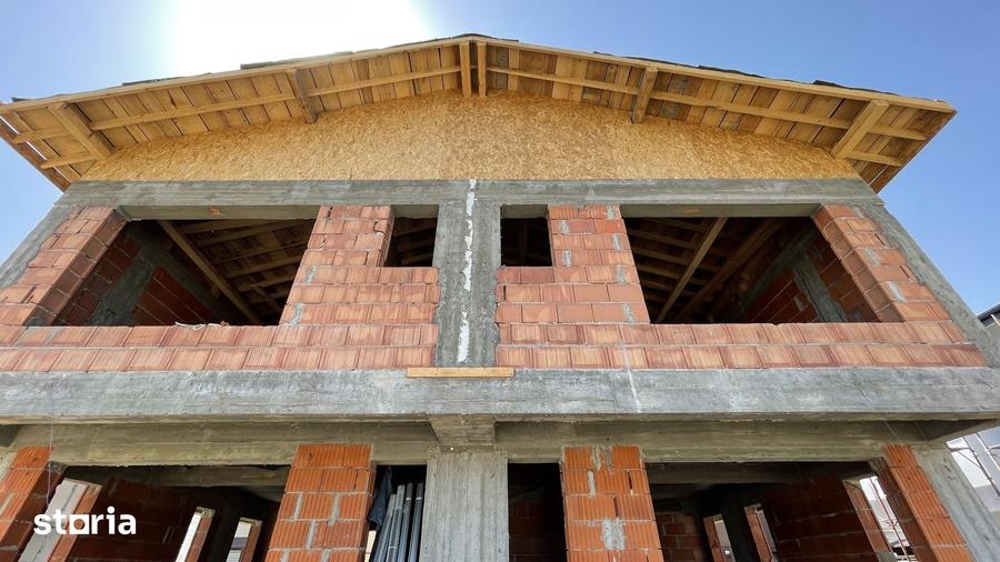 Casă cu 4 camere cu Teren 200 Mp în Tunari