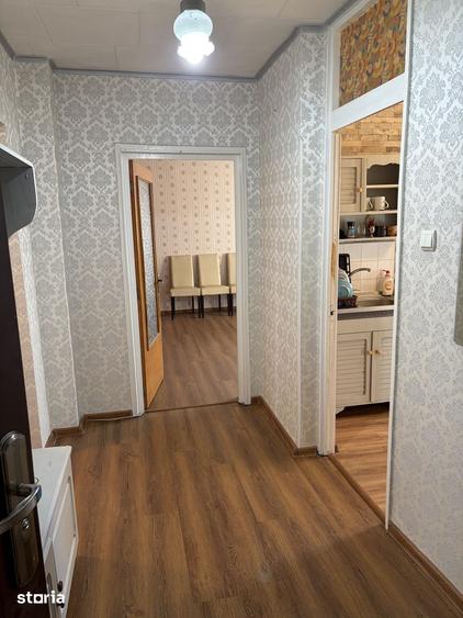 Apartament cu 3 camere decomandat în Giurgiului