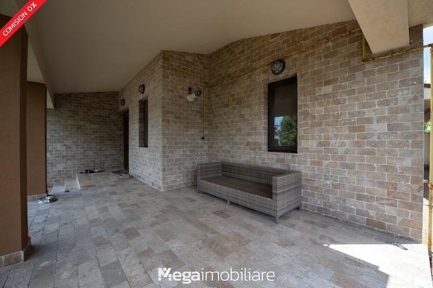 Casă individuală cu 5 camere cu Canalizare în Palazu Mare