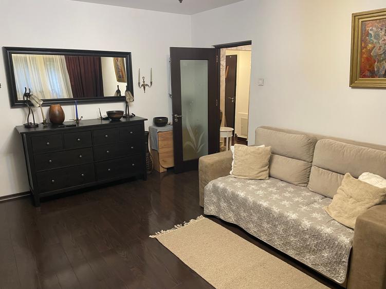 Apartament cu 3 camere decomandat, mobilat în 13 Septembrie