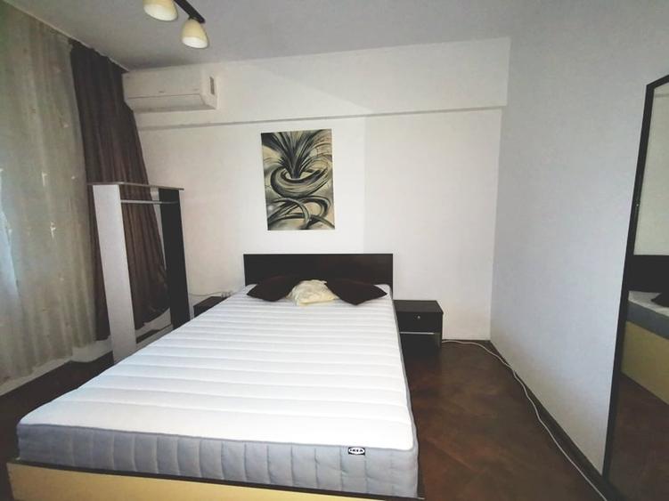 Apartament cu 3 camere decomandat în Lacul Tei