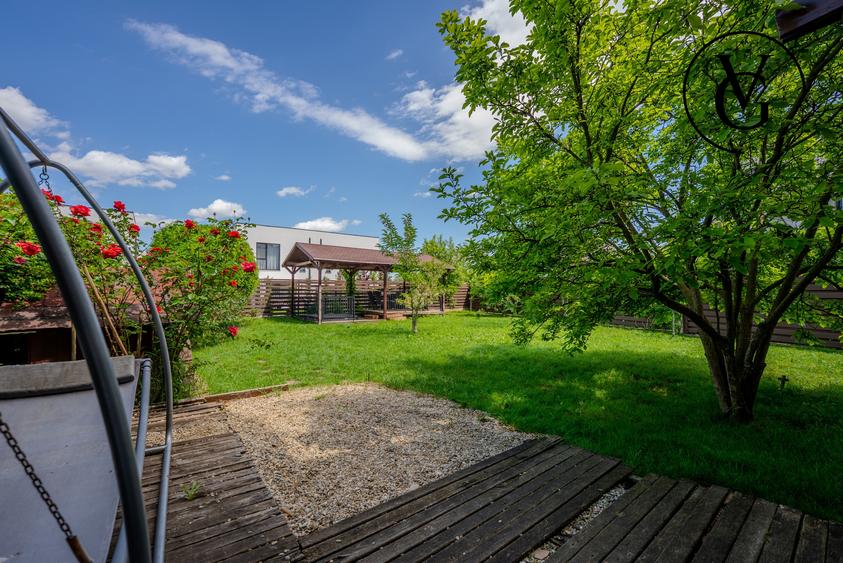 Casă individuală cu 5 camere cu Teren 600 Mp în Corbeanca