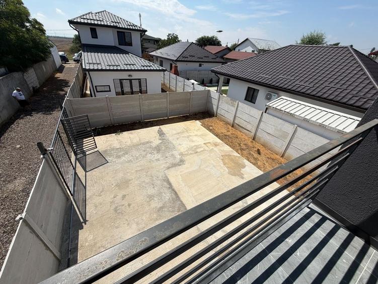 Casă individuală cu 3 camere cu Canalizare în Glina